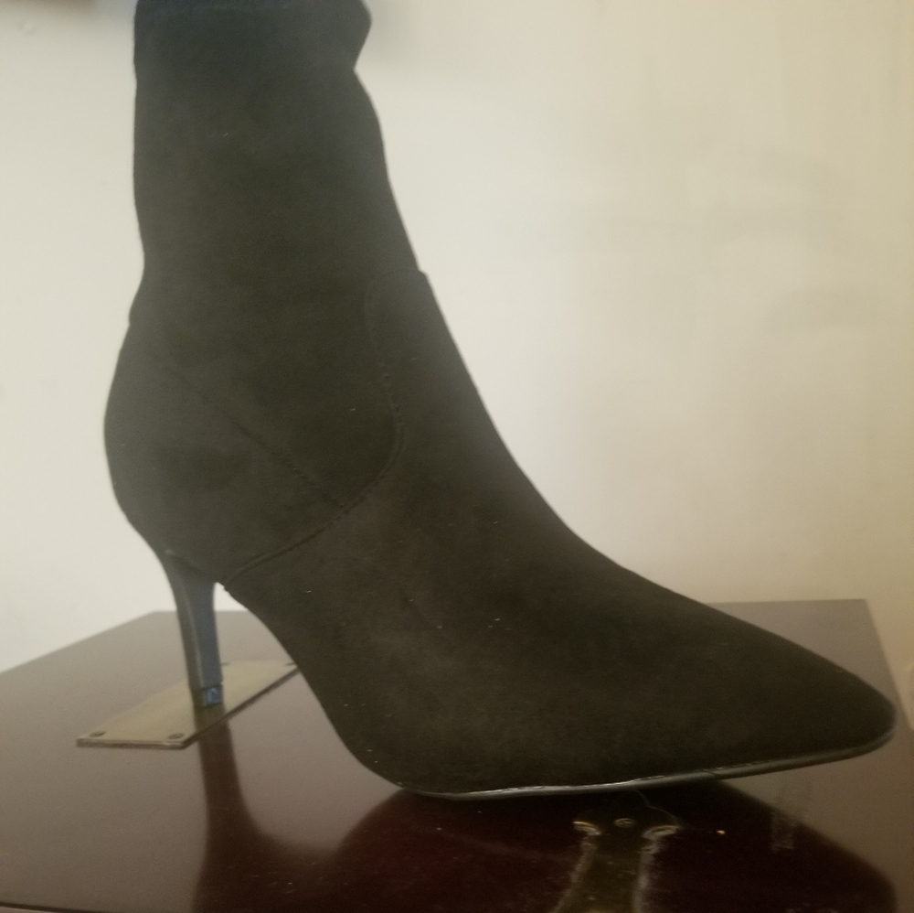 Boot - Picture 2 of 3